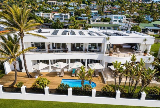 Vetho House: Vetho House from above, with the pool and palm trees