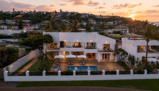 Vetho House Villa Ballito: Villa and pool from above at sunset