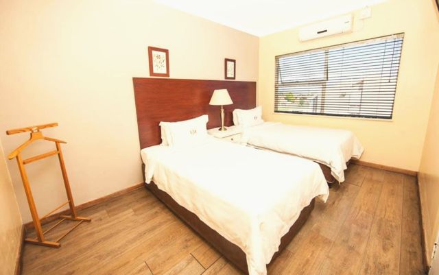 Bedroom with two single beds